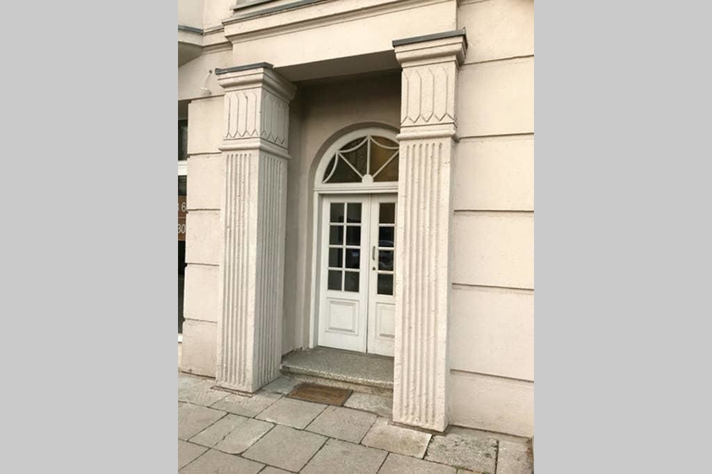 Апартаменты Retro Inspired Minimalist Studio Apartment Каунас-29