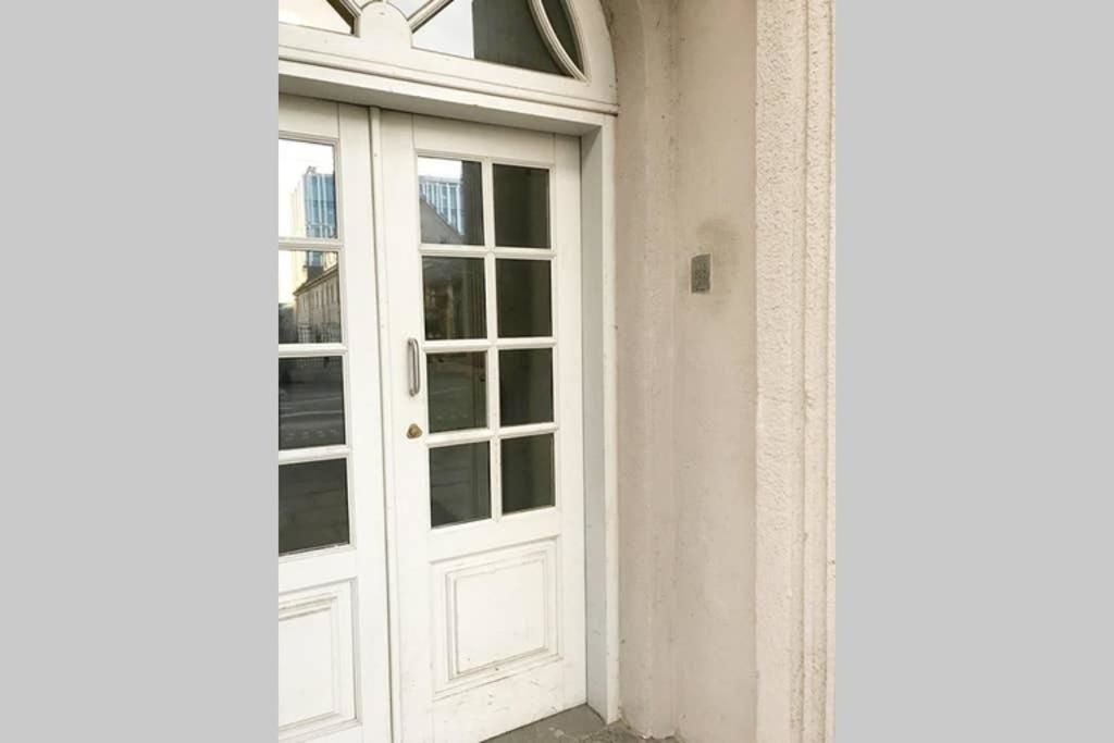 Апартаменты Retro Inspired Minimalist Studio Apartment Каунас-41