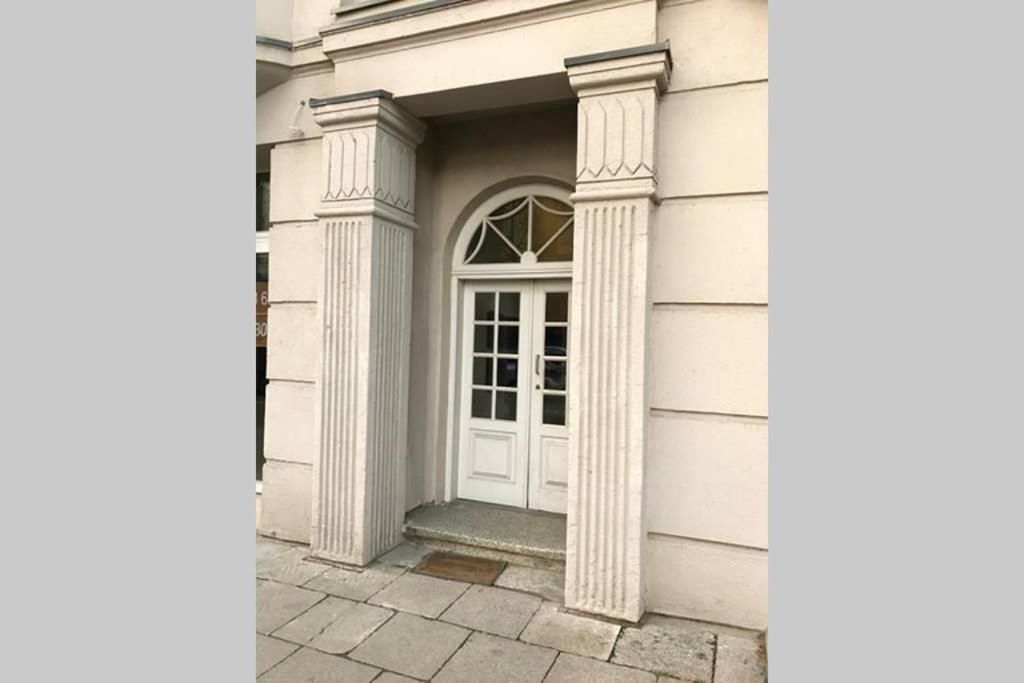 Апартаменты Retro Inspired Minimalist Studio Apartment Каунас-46