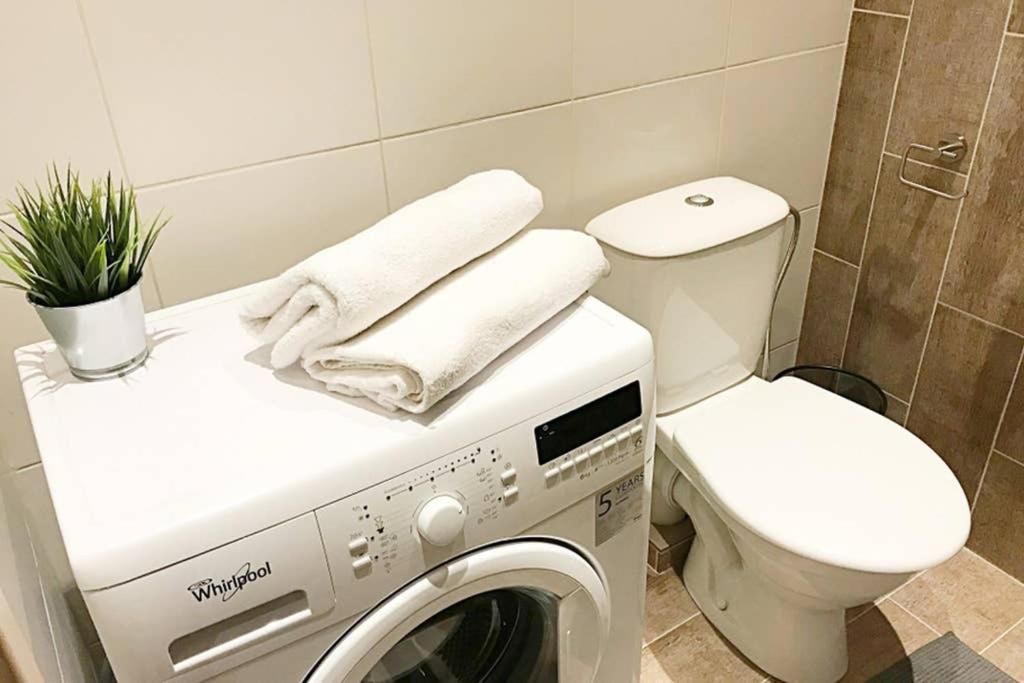 Апартаменты Retro Inspired Minimalist Studio Apartment Каунас-48