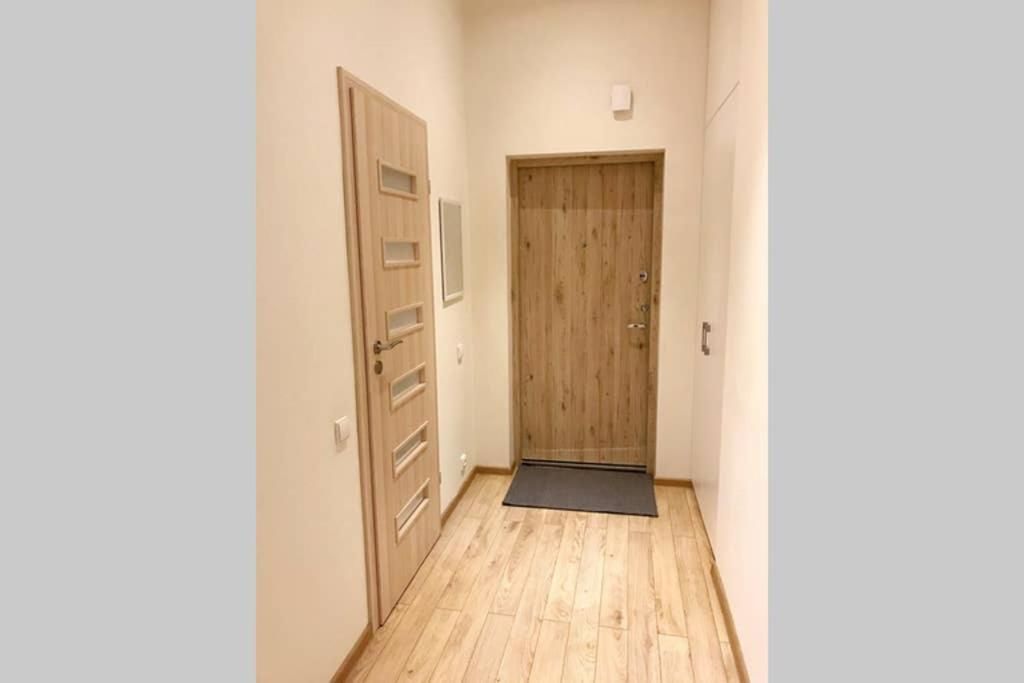 Апартаменты Retro Inspired Minimalist Studio Apartment Каунас-53